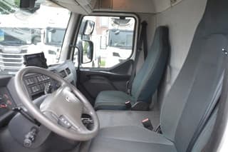 Volvo 4x2 + BOX - 294 TKM - AIRCO - DOUBLE CARGOFLOOR - ELEVATOR - REMOTE CONTROL - CAMERA - - Image 5
