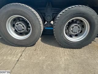 Renault Kerax 430 Dxi 6x4, EURO 5, Steel suspenion - Image 11