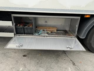 Mercedes-Benz 1924 - 4 UNITS! - 4X2 + EURO 6 + DHOLLANDIA LIFT - Image 8