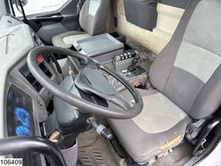 Renault Kerax 370 6x4, Manual, Fassi, Remote, Steelsuspension - Image 9
