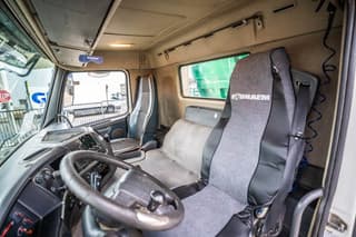 Volvo FMX 420 -8x4 - Image 7
