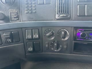 Volvo FM 4x2 (Euro 5) 3 Way kipper / Tractor unit - Image 12