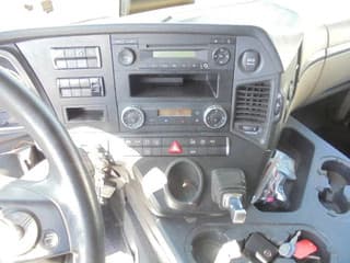 Mercedes-Benz 2340 LL - Image 10