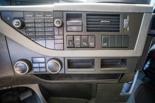 Volvo 4 460 - Image 9