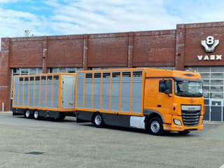 DAF XF 460 4x2 - SpaceCab - Menke Livestock 1 deck + Menke trailer (2016) - 33,7M2