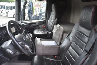 Scania R520 V8 NGS 6x2/4 - 701 TKM - NAVI - LEATHER SEATS - ALCOA'S - LED LIGHTS - TOP CONDITION - - Image 5