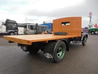 Chevrolet 1 1/2 TON FLATBED - Image 4