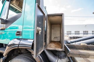 Iveco 360-6x4-PALFINGER - Image 6