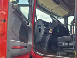 Scania R580 V8 Topline 8x4/4 - 164T GCW - Retarder - PTO/Hydraulics - Night clima - Leather - Image 9