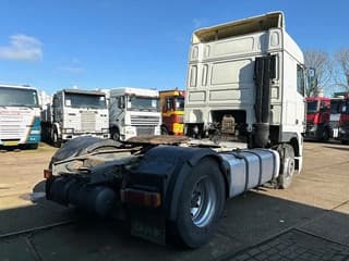 DAF XF SPACECAB (EURO 2 / ZF16 MANUAL GEARBOX / D.E.B. ENGINE BRAKE / AIRCONDITIONING) - Image 3