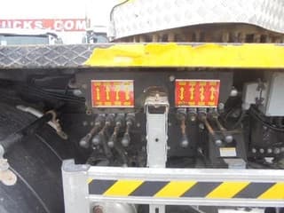 Hino 700 6X4 - Image 26
