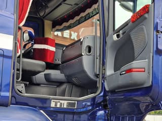 Scania R560 V8 Highline 6x2 - Show truck - Manual gearbox - 2.90 WB - PTO/Hydraulic - Double glazed - Image 25