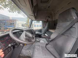 Volvo 420 - Image 9