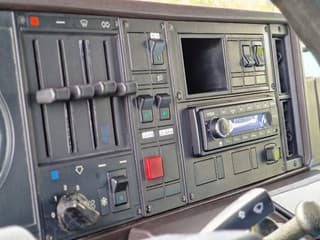 Scania 420 V8 - Old timer - Clean chassis/cab/interior - Dutch registration - Image 16