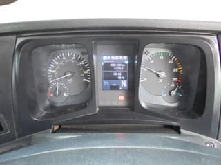 Mercedes-Benz 4X2 - Image 22