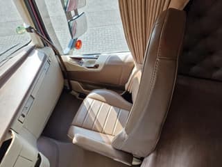 Volvo 13.540 Lowroof 6x2 - Show truck - Custom interior - Full air suspension - I parkcool - VEB+ - Image 21