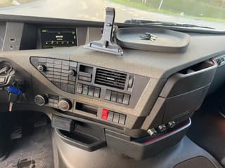 Volvo FH420 - Image 11