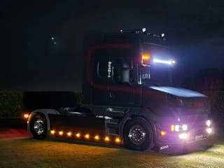 Scania T164-580 V8 Topline 4x2 - Original Torpedo/Hauber - Retarder - 4.70 WB - PTO/Hydraulic - Light bar - Leather seats - Image 40
