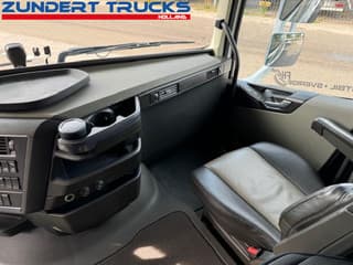 Volvo 500 TURBO COMPOUND 2021, 6X2, IPARCOOL, FULL AIR, DYNAMIC STEERING, LEATHER SEATS, LIKE NEW! - Image 16