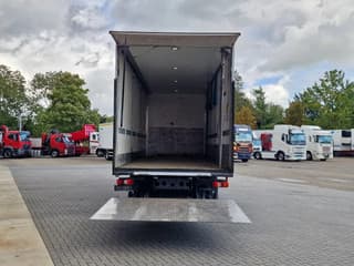 Mercedes-Benz 1833 4x2 - Box with sidedoors - Loadlift - Full air - Mirror cam - Image 10