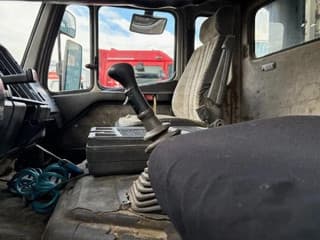 Mercedes-Benz K V8 4x2 FULL STEEL KIPPER (ZF16 MANUAL GEARBOX / FULL STEEL SUSPENSION / REDUCTION AXLE / P.T.O.) - Image 10