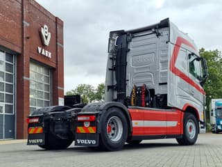 Volvo 13.460 Globetrotter 4x2 - PTO/Hydraulic - 2x tank - Fridge - Full spoiler - Image 7
