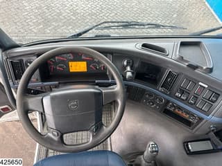 Volvo FM 300 6 X 2, Manual, Steel suspension, Palfinger - Image 10