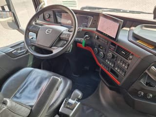 Volvo 13.540 Globetrotterl XL 6x4 - Royal - Retarder - Full air - 3.40 WB - Low KM - Image 18