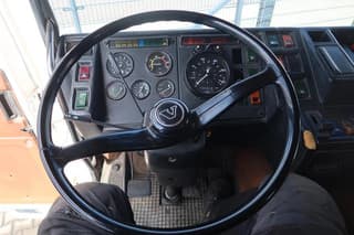 Volvo F10 4x2 - 1979 - Container Oldtimer - Image 7