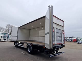 Renault D 2023 - 320 4x2 - Box with sidedoors - Zepro loadlift - Low KM - Full air afbeelding 22