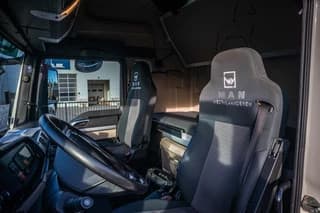 MAN 35.420 BL-8X4-4 +HIAB 188 E-2 - Image 6