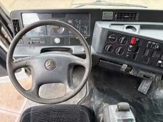 Mercedes-Benz 1848 LS (MP1) 4x2 TRACTOR (EPS WITH CLUTCH / RUDUCTION AXLE / HYDRAULIC KIT / AIRCONDITIONING / ETC) - Image 6
