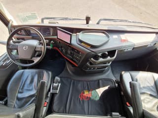Volvo 13.540 Globetrotterl XL 6x4 - Royal - Retarder - Full air - 3.40 WB - Low KM - Image 12