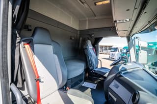 Renault T 520 - Image 15