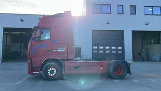 Volvo 400 - Image 8