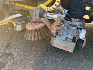 Scania P 2000 - P94-220 4X2 SWEEPER / VEEGMACHINE afbeelding 10