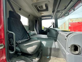 Scania P320 EURO 5 FULL AIR DAY CAB LOW DECK 615.000 KM HOLLAND TRUCK - Image 12