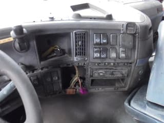 Volvo 380 ENGINE NOT OK ONLY PARTS NL TRUCK - Image 13