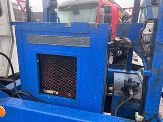 International 4x2 210HP + TEUPEN hyLIFT - Image 12