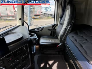 Volvo 500 TURBO COMPOUND 2021, 6X2, IPARCOOL, FULL AIR, DYNAMIC STEERING, LEATHER SEATS, LIKE NEW! - Image 10