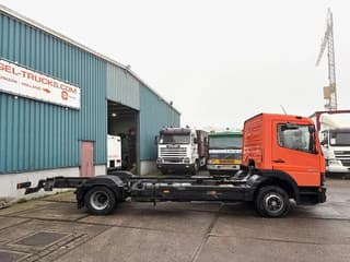 Mercedes-Benz 823L DAY CAB (6-CILINDER) 4x2 CHASSIS (MANUAL GEARBOX / SPER DIFFERENTIAL / 6-CILINDER ENGINE) - Image 4