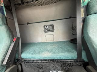 Volvo 12.460 4X2 Globetrotter steel/air retarder - Image 5