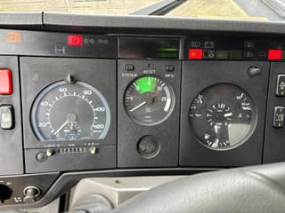 Mercedes-Benz 4X2 steel/air   top condition 0nly 372170 km original EPS - Image 13