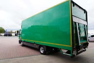 Mercedes-Benz 1018L 4x2 Bakwagen met laadklep Automaat - Image 6