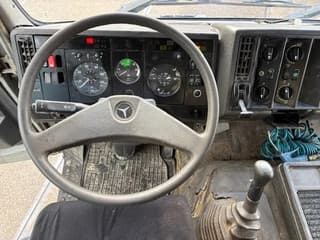 Mercedes-Benz K V8 4x2 FULL STEEL KIPPER (ZF16 MANUAL GEARBOX / FULL STEEL SUSPENSION / REDUCTION AXLE / P.T.O.) - Image 8