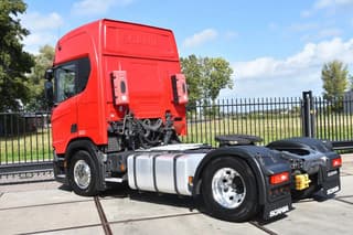 Scania R450 NGS 4x2 - ADR FL - RETARDER - 782 TKM - PTO - PARK. AIRCO - 4 POINT AIR SUSPENSION - ALCOA'S - LED LIGHTS - - Image 3