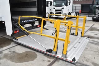Volvo 4x2 + BOX - 312 TKM - AIRCO - DOUBLE CARGOFLOOR - ELEVATOR - REMOTE CONTROL - CAMERA - - Image 8