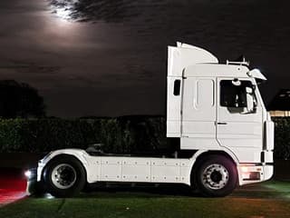 Scania R143-500 V8 4x2 Streamline - Retarder - Leather - Alloy wheels - Custom Bumper - Airhorns - Lightbar - Image 36