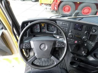 Mercedes-Benz 3351 6x4 - Image 8