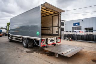 DAF LF 55.220(19 T-E6 )+DHOLLANDIA 2TON - Image 8